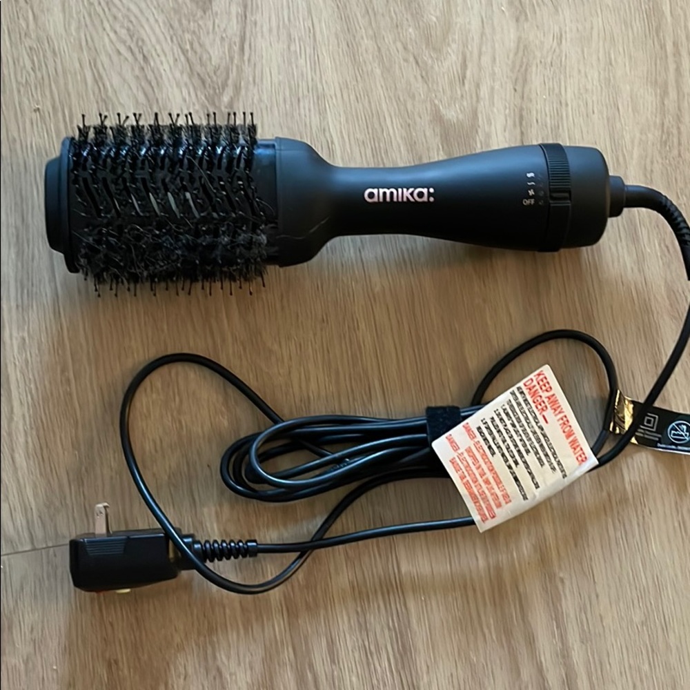 Amika Blow Dry Brush!